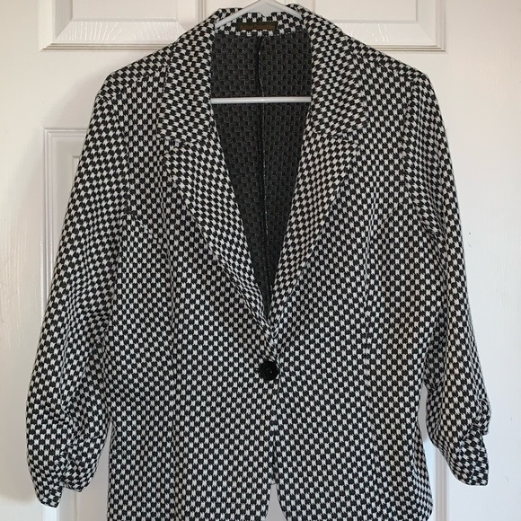 Jackets & Blazers - On sale! stretch one button blazer 3/4 sleeve